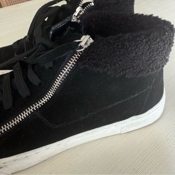 Steve Madden Kameo Sneakers Zipper Closure Faux Sherpa 10 NWOB - Picture 3 of 9